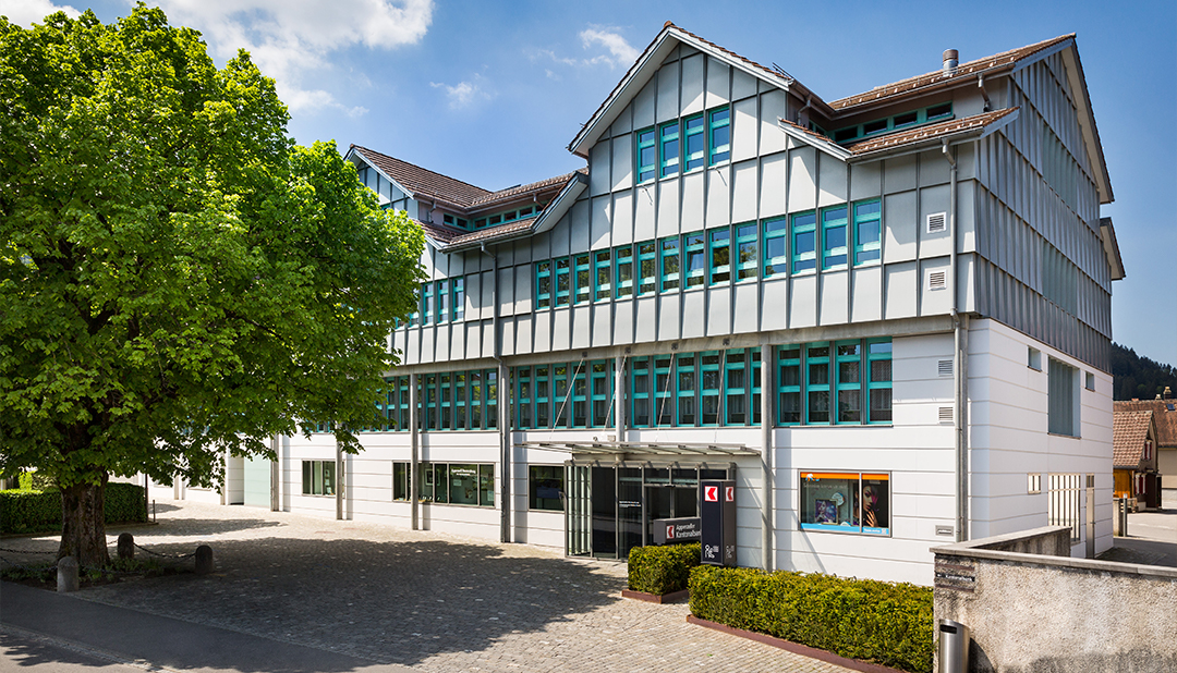 Bankgebäude_neu_Frühjahr